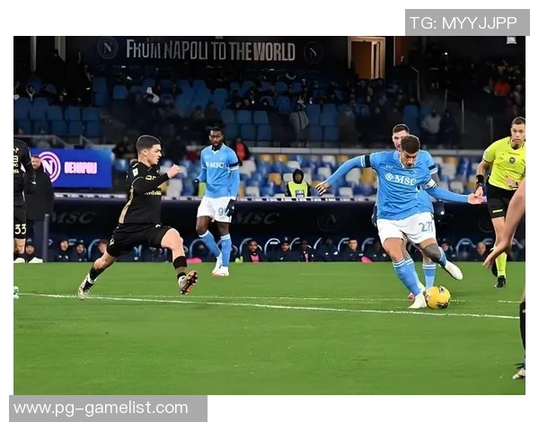 欧冠焦点战：多特蒙德与那不勒斯平局红牌争议引发全场热议